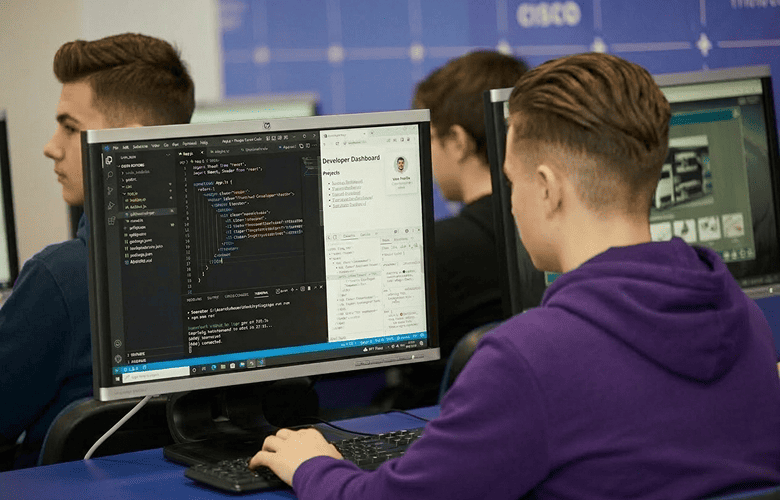 Практика на реальних проєктах та задачах